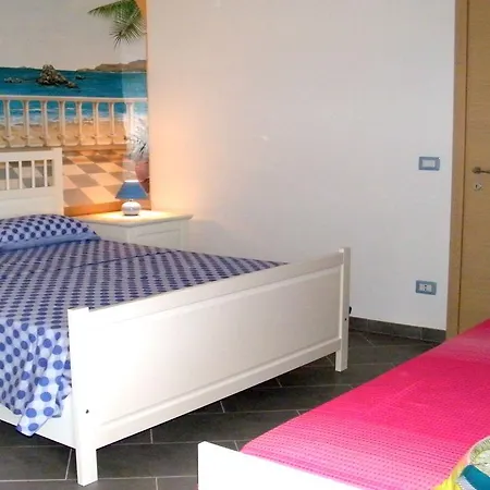 Calliope E Silvia, Apartment